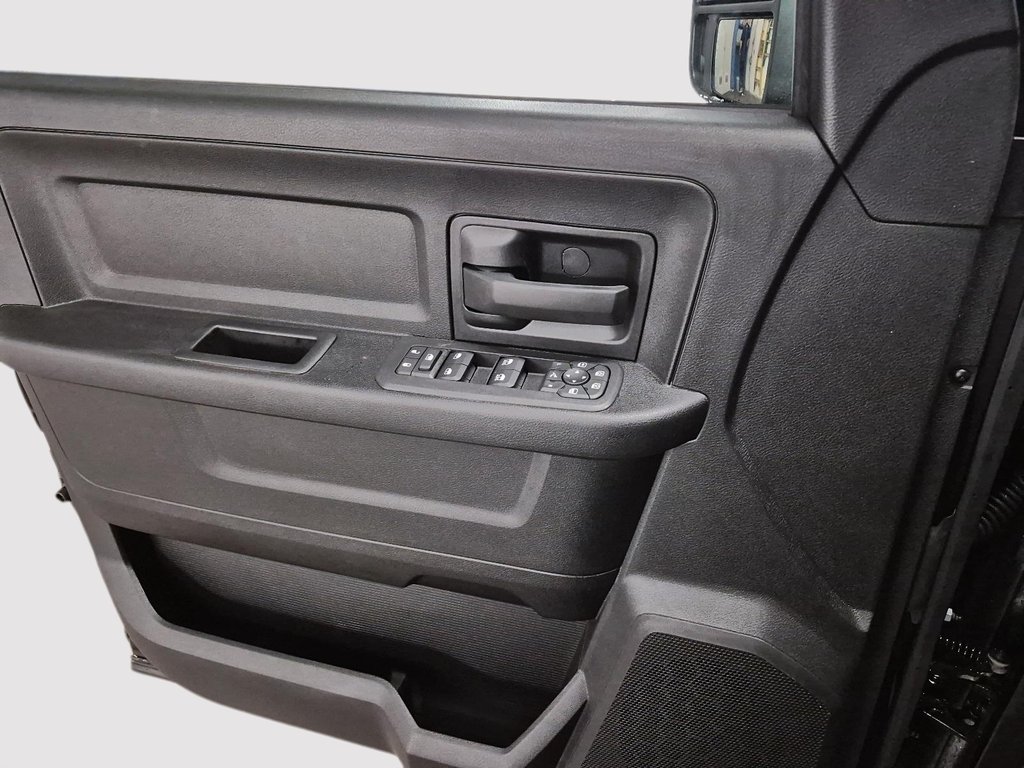 Ram 2500 BLACK EXPRESS 2026 à St-Jean-Sur-Richelieu, Québec - 11 - w1024h768px