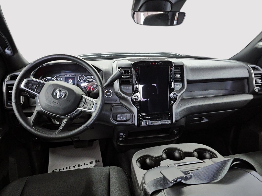 2026 Ram 2500 BLACK EXPRESS in St-Jean-Sur-Richelieu, Quebec - 10 - w1024h768px