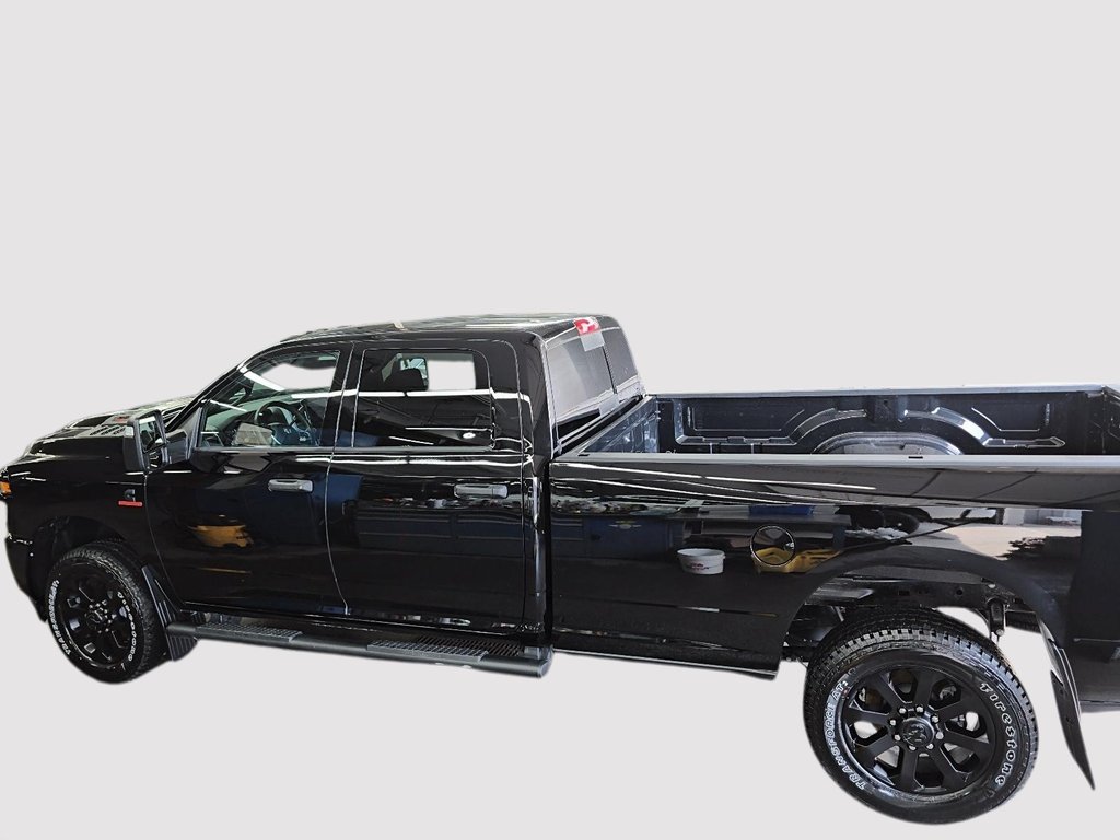 2026 Ram 2500 BLACK EXPRESS in St-Jean-Sur-Richelieu, Quebec - 5 - w1024h768px
