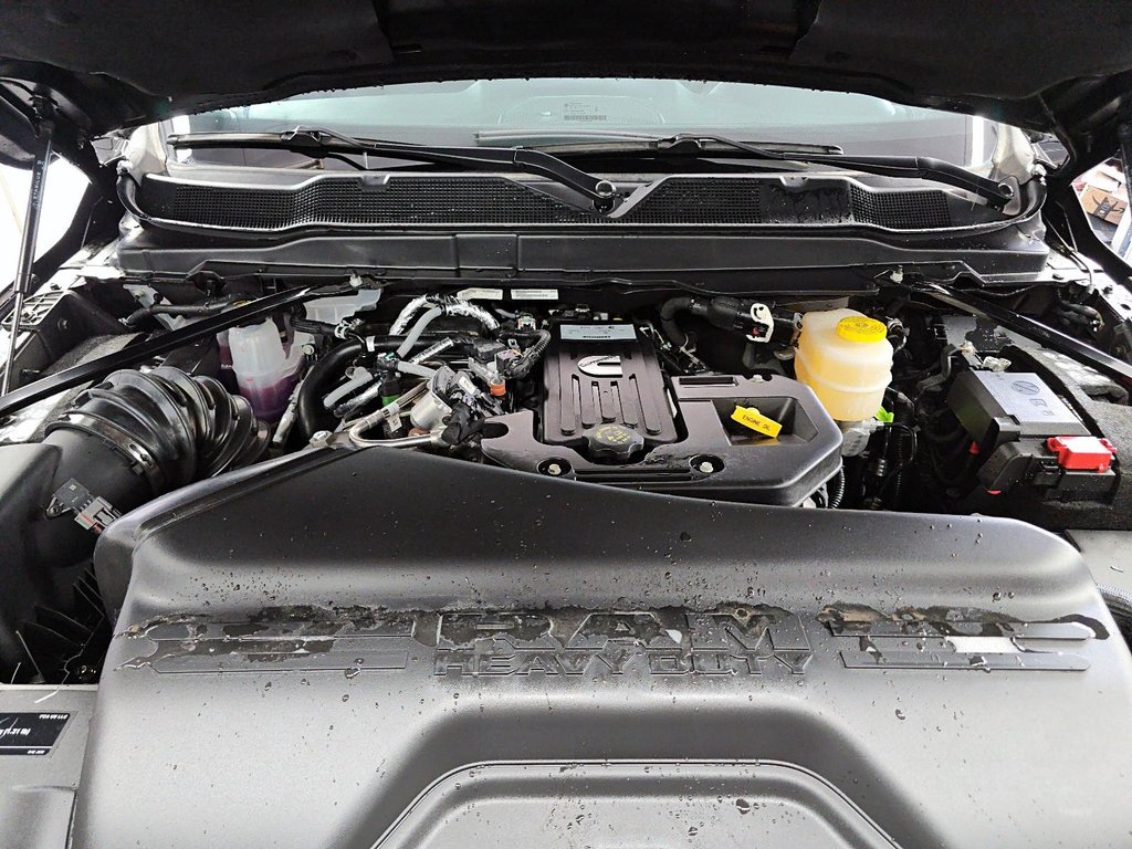 2026 Ram 2500 BLACK EXPRESS in St-Jean-Sur-Richelieu, Quebec - 8 - w1024h768px