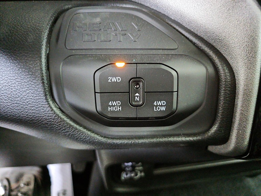 2026 Ram 2500 BLACK EXPRESS in St-Jean-Sur-Richelieu, Quebec - 16 - w1024h768px
