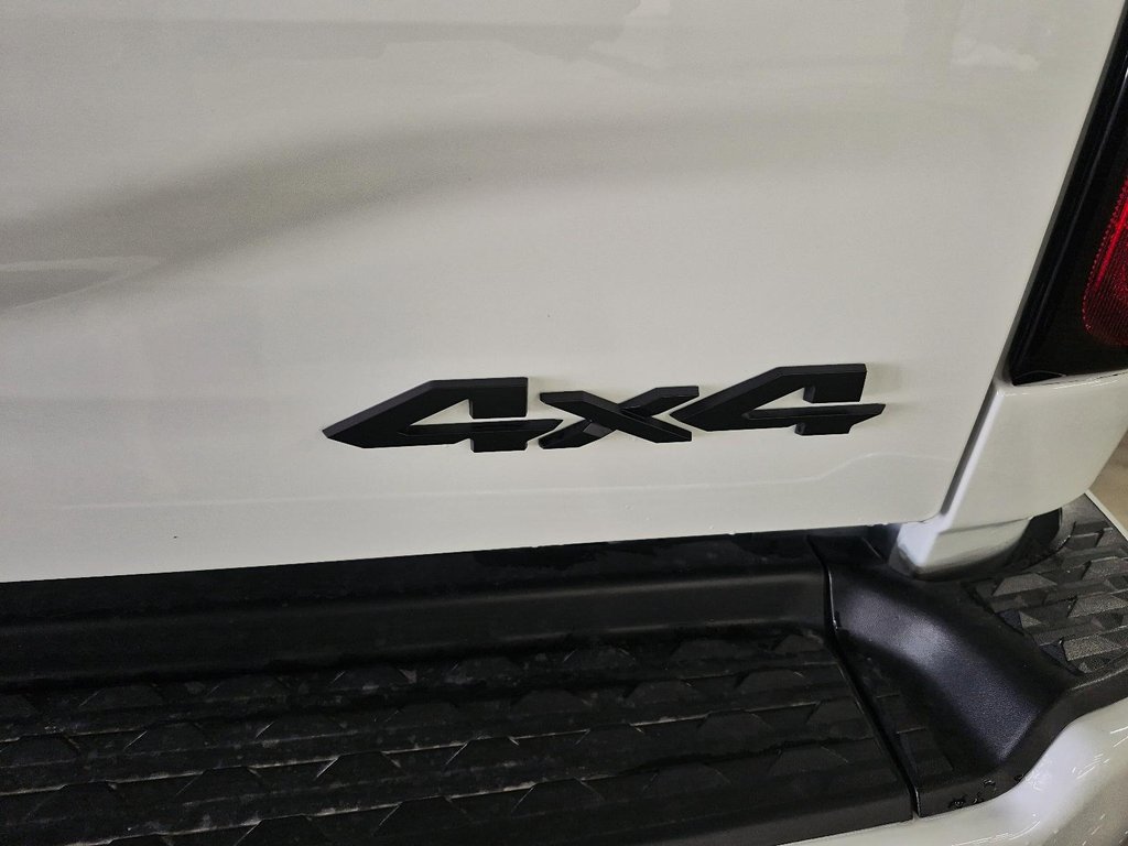 2026 Ram 2500 BLACK EXPRESS in St-Jean-Sur-Richelieu, Quebec - 16 - w1024h768px