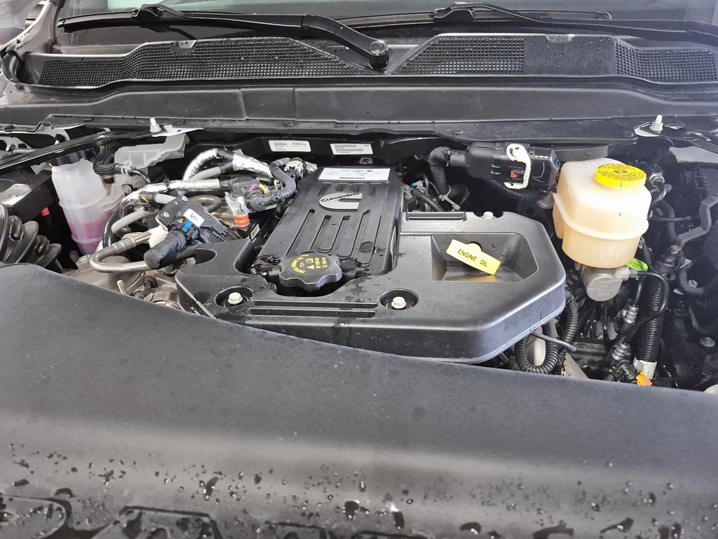 2026 Ram 2500 BLACK EXPRESS in St-Jean-Sur-Richelieu, Quebec - 8 - w1024h768px