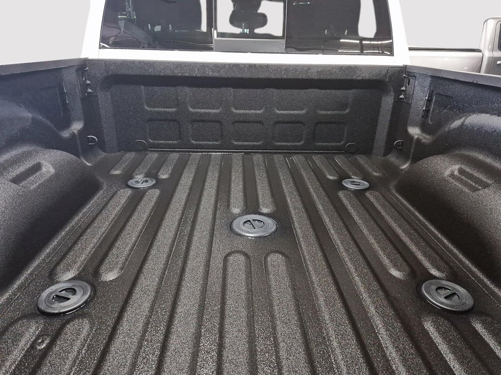 2026 Ram 2500 BLACK EXPRESS in St-Jean-Sur-Richelieu, Quebec - 17 - w1024h768px