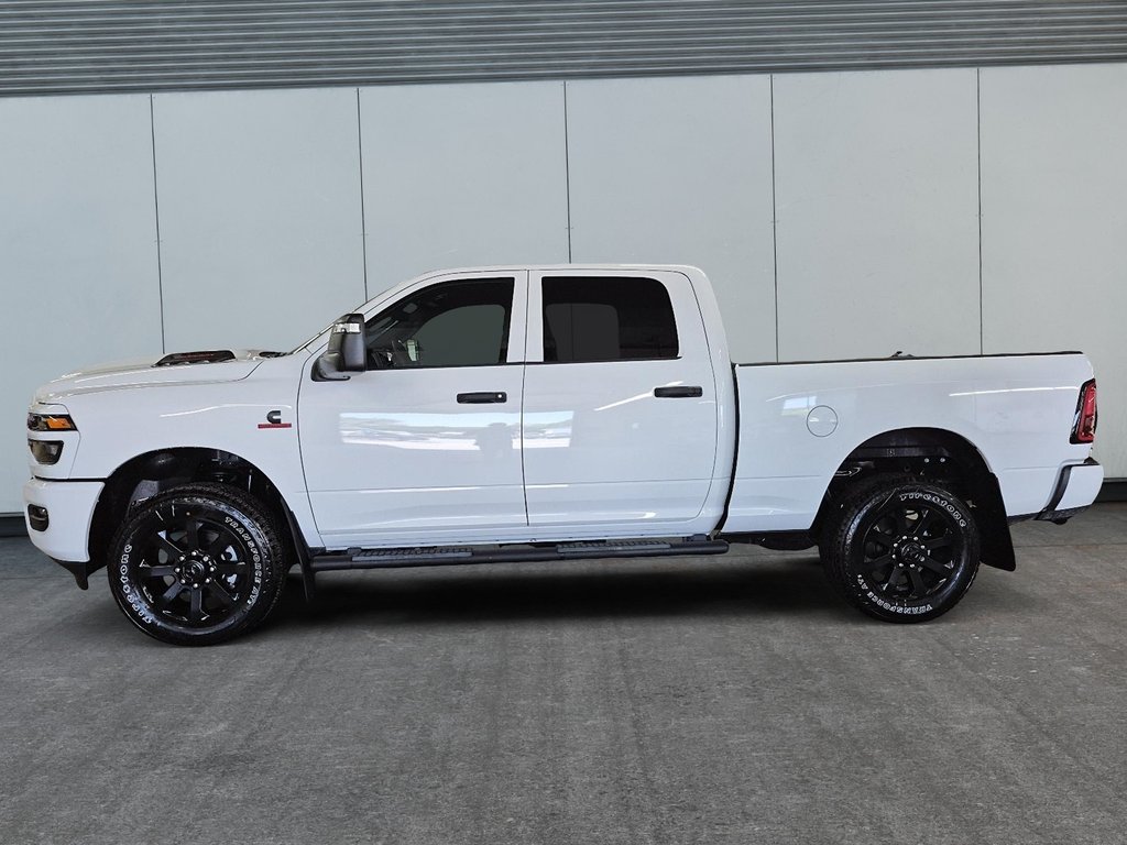 2026 Ram 2500 BLACK EXPRESS in St-Jean-Sur-Richelieu, Quebec - 5 - w1024h768px