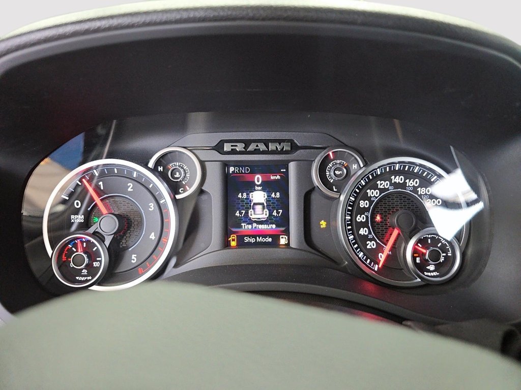 Ram 2500 BLACK EXPRESS 2026 à St-Jean-Sur-Richelieu, Québec - 14 - w1024h768px
