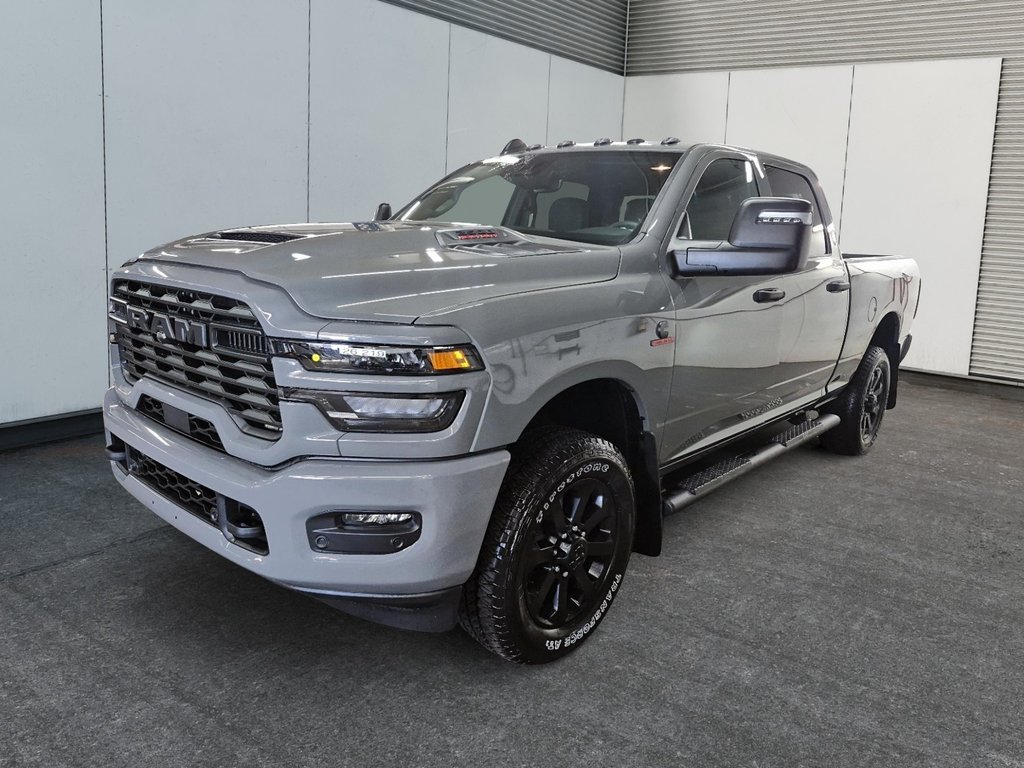 2026 Ram 2500 BLACK EXPRESS in St-Jean-Sur-Richelieu, Quebec - 1 - w1024h768px