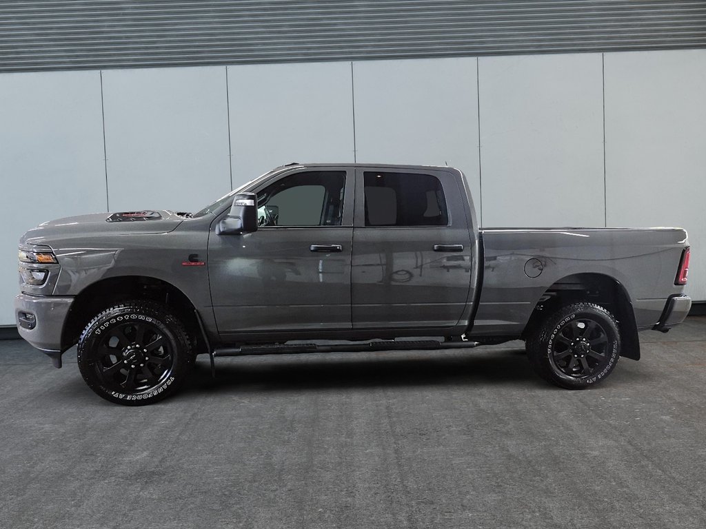 2026 Ram 2500 BLACK EXPRESS in St-Jean-Sur-Richelieu, Quebec - 5 - w1024h768px