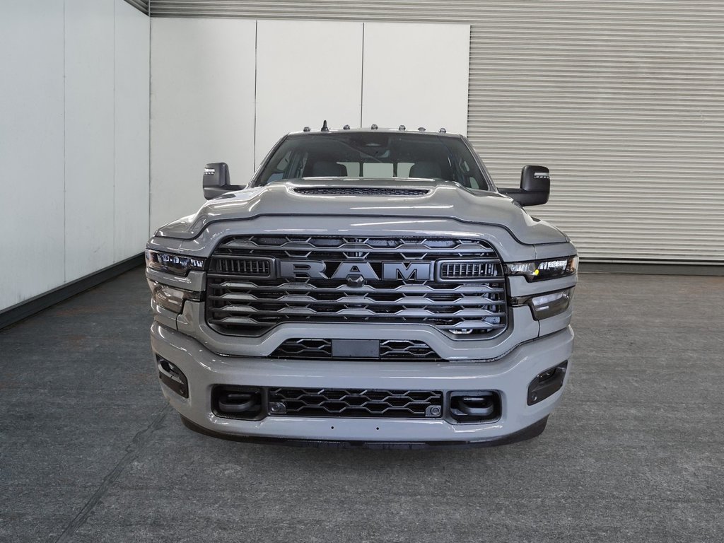 2026 Ram 2500 BLACK EXPRESS in St-Jean-Sur-Richelieu, Quebec - 2 - w1024h768px
