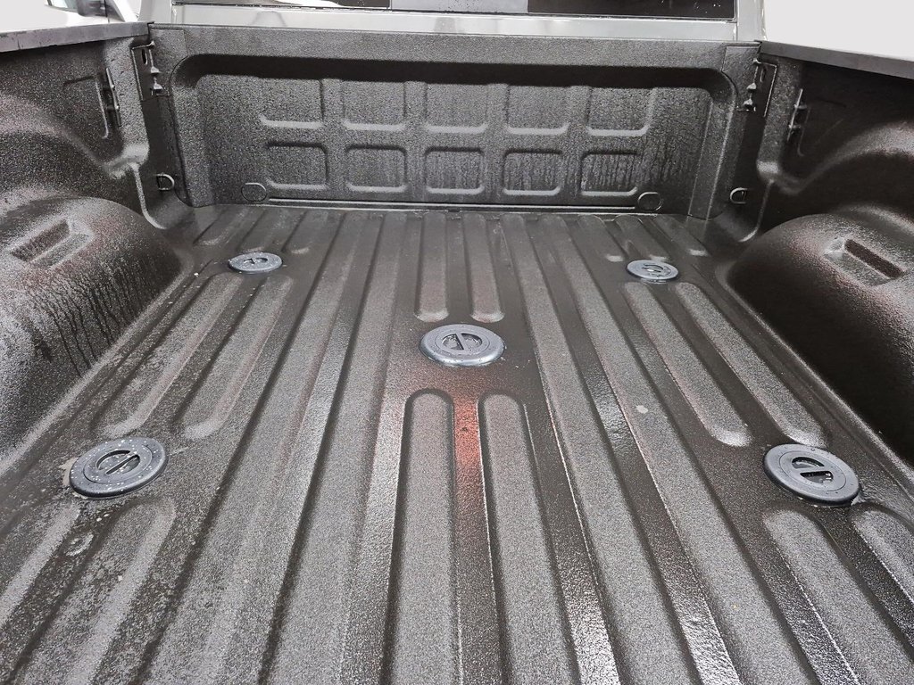 2026 Ram 2500 BLACK EXPRESS in St-Jean-Sur-Richelieu, Quebec - 17 - w1024h768px