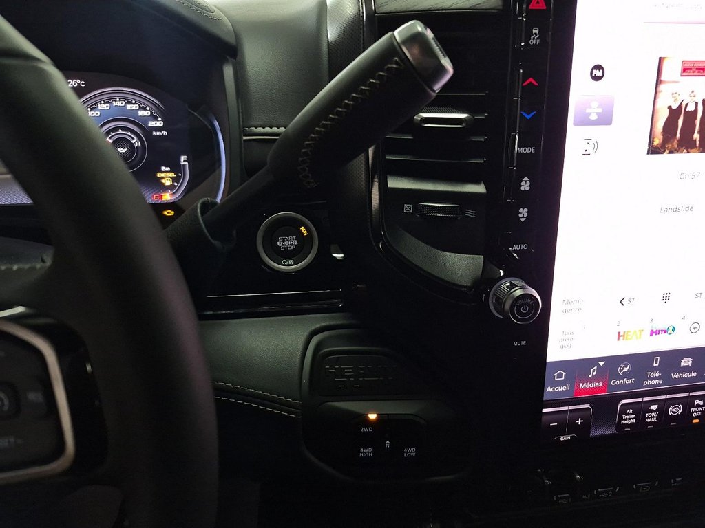 2026 Ram 2500 LIMITED in Sherbrooke, Quebec - 15 - w1024h768px