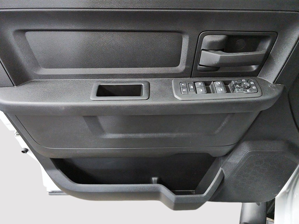 Ram 2500 BLACK EXPRESS 2026 à Sherbrooke, Québec - 11 - w1024h768px