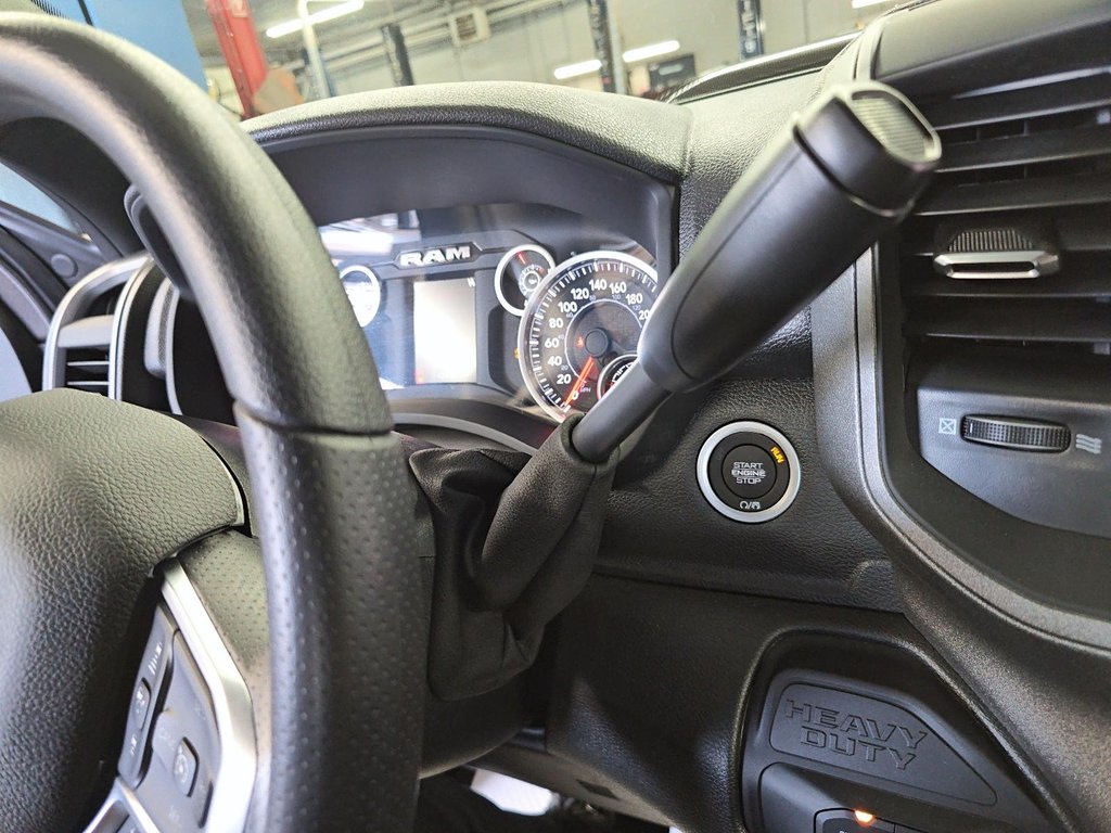 Ram 2500 BLACK EXPRESS 2026 à Sherbrooke, Québec - 15 - w1024h768px