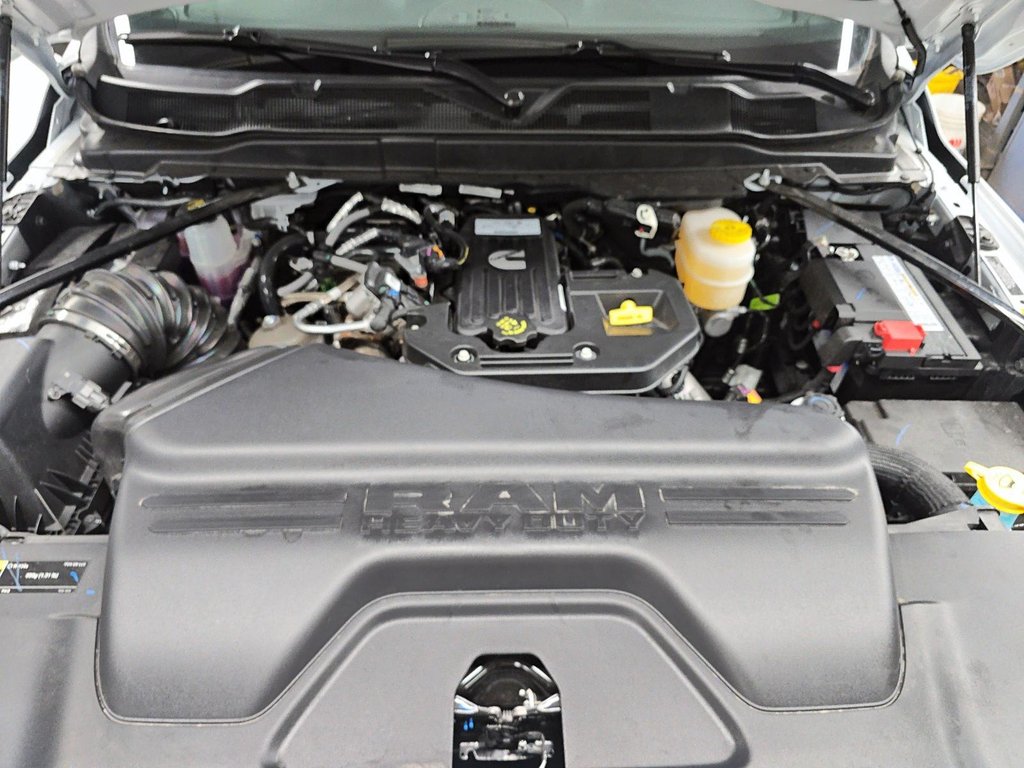 2027 Ram 2500 BIG HORN in St-Jean-Sur-Richelieu, Quebec - 8 - w1024h768px