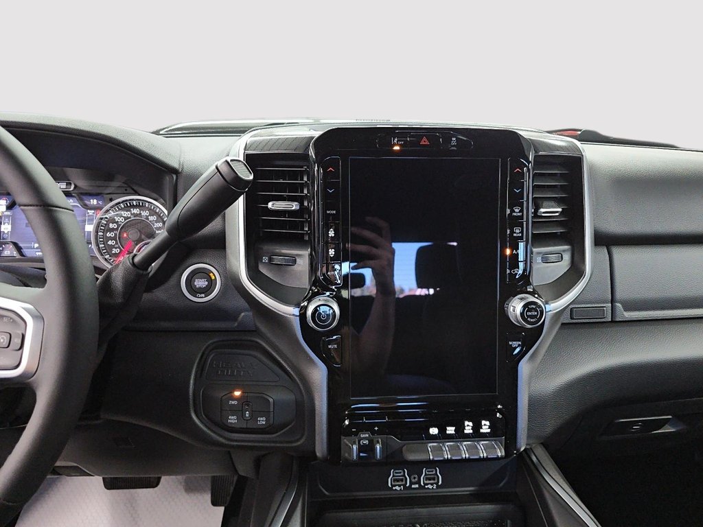 2027 Ram 2500 BIG HORN in St-Jean-Sur-Richelieu, Quebec - 18 - w1024h768px