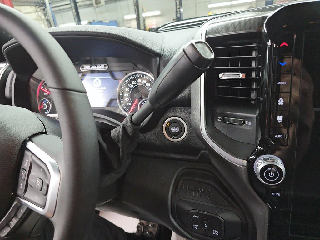 2027 Ram 2500 BIG HORN in St-Jean-Sur-Richelieu, Quebec - 15 - w1024h768px