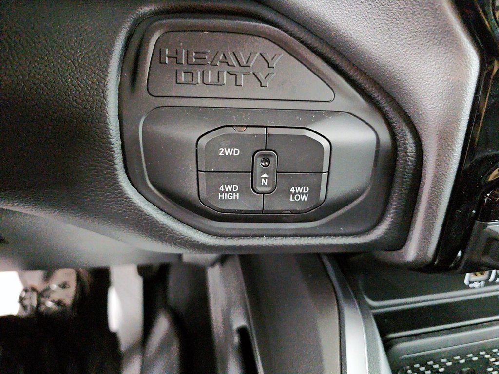 2027 Ram 2500 BIG HORN in St-Jean-Sur-Richelieu, Quebec - 16 - w1024h768px