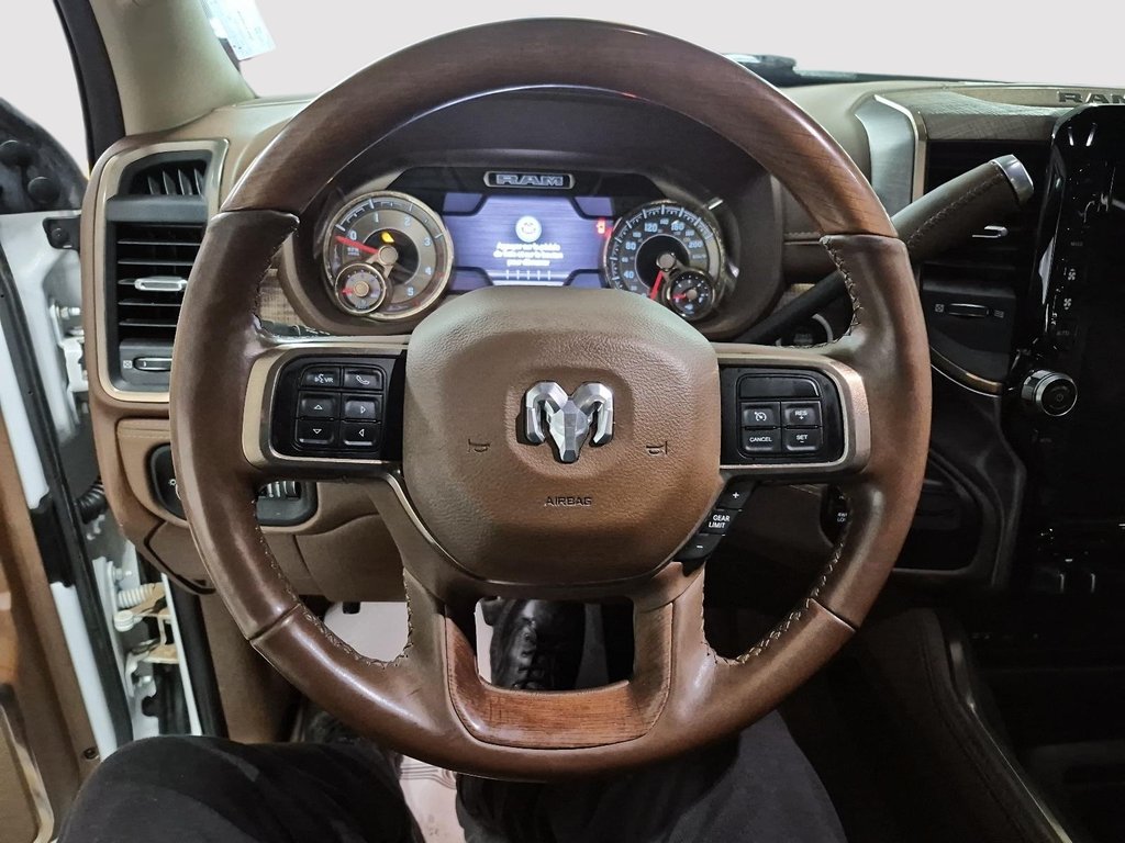 2019 Ram 3500 LARAMIE // LONGHORN // 3500 / DUALLY in Sherbrooke, Quebec - 12 - w1024h768px