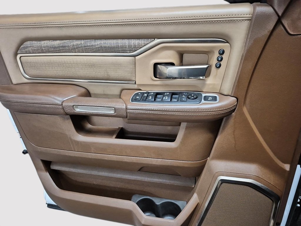 2019 Ram 3500 LARAMIE // LONGHORN // 3500 / DUALLY in Sherbrooke, Quebec - 11 - w1024h768px