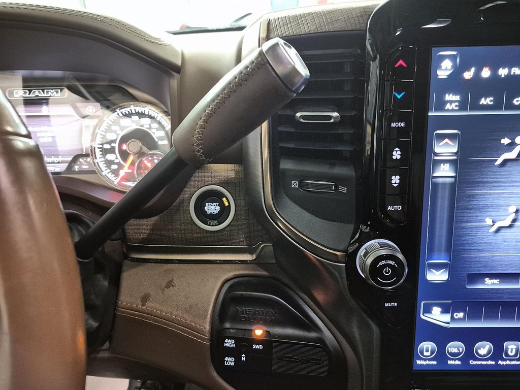 2019 Ram 3500 LARAMIE // LONGHORN // 3500 / DUALLY in Sherbrooke, Quebec - 15 - w1024h768px