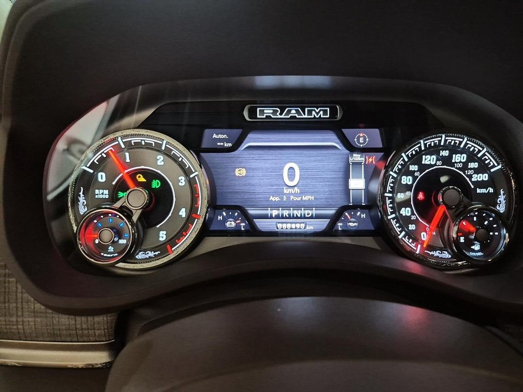 2019 Ram 3500 LARAMIE // LONGHORN // 3500 / DUALLY in Sherbrooke, Quebec - 14 - w1024h768px