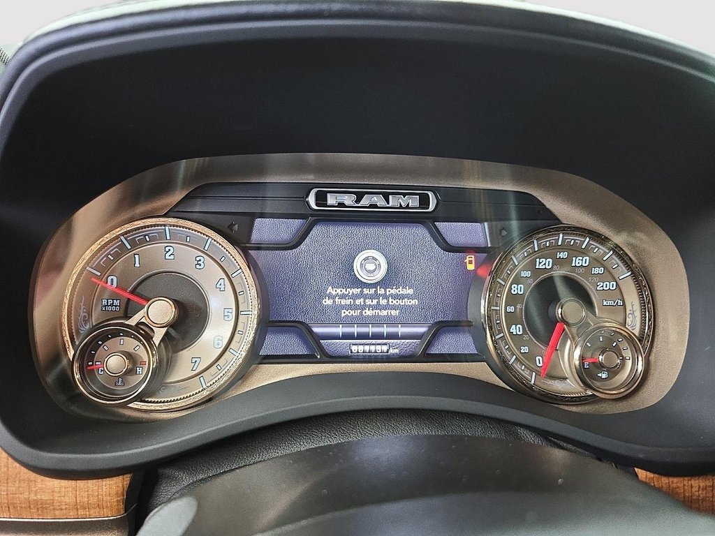 Ram 3500 LARAMIE LONGHORN 4X4 CREW CAB 2019 à Sherbrooke, Québec - 14 - w1024h768px