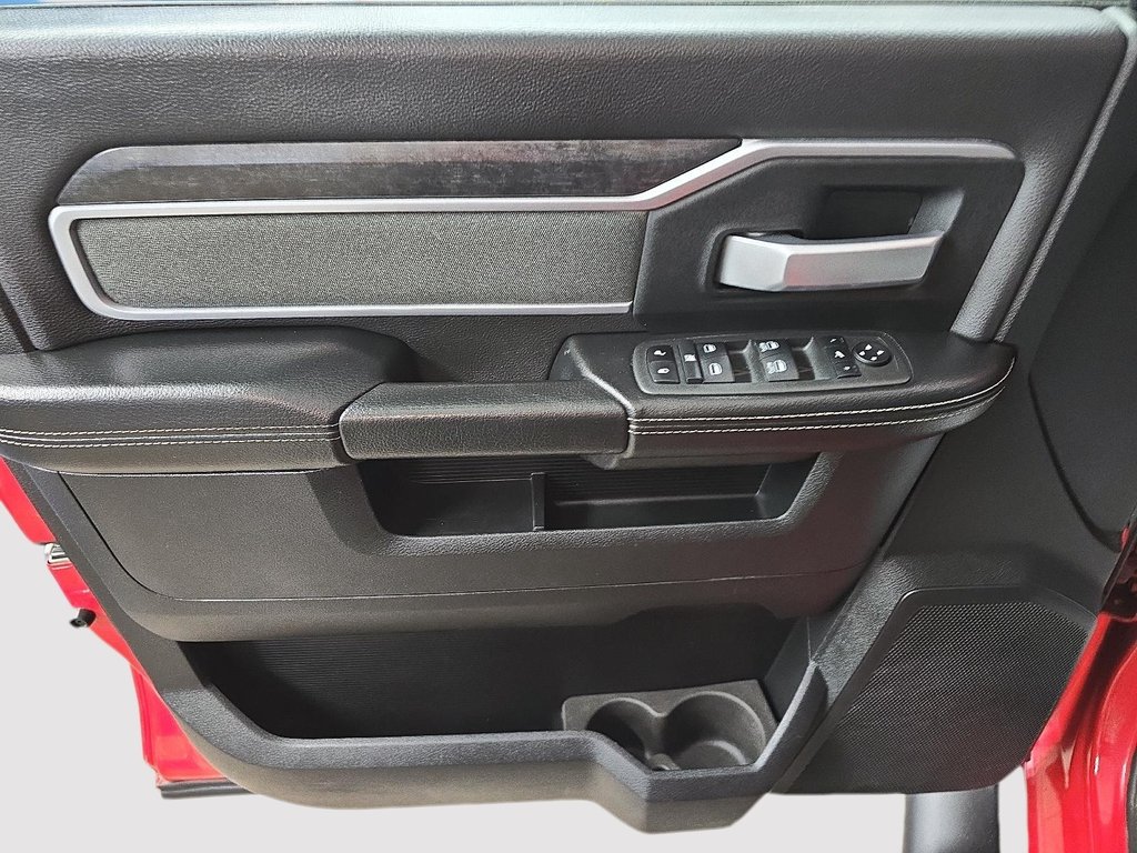 Ram 3500 Big Horn 2022 à Sherbrooke, Québec - 11 - w1024h768px