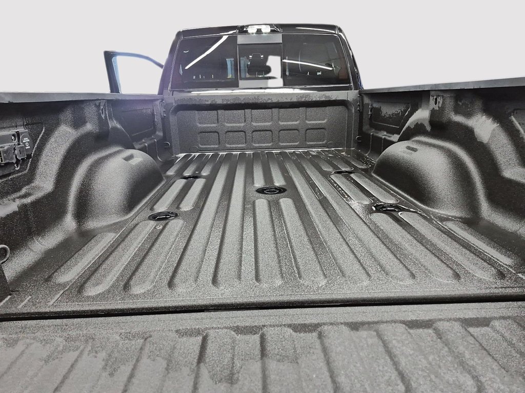 Ram 3500 LIMITED 4X4 CREW CAB NIGHT EDITION // ROUE DOUBLE 2024 à Sherbrooke, Québec - 17 - w1024h768px