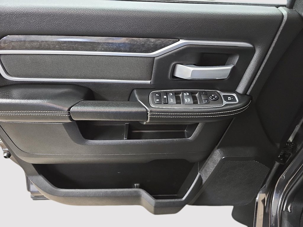 Ram 3500 BIG HORN / 3500 / CUMMINS HO 2024 à Sherbrooke, Québec - 11 - w1024h768px