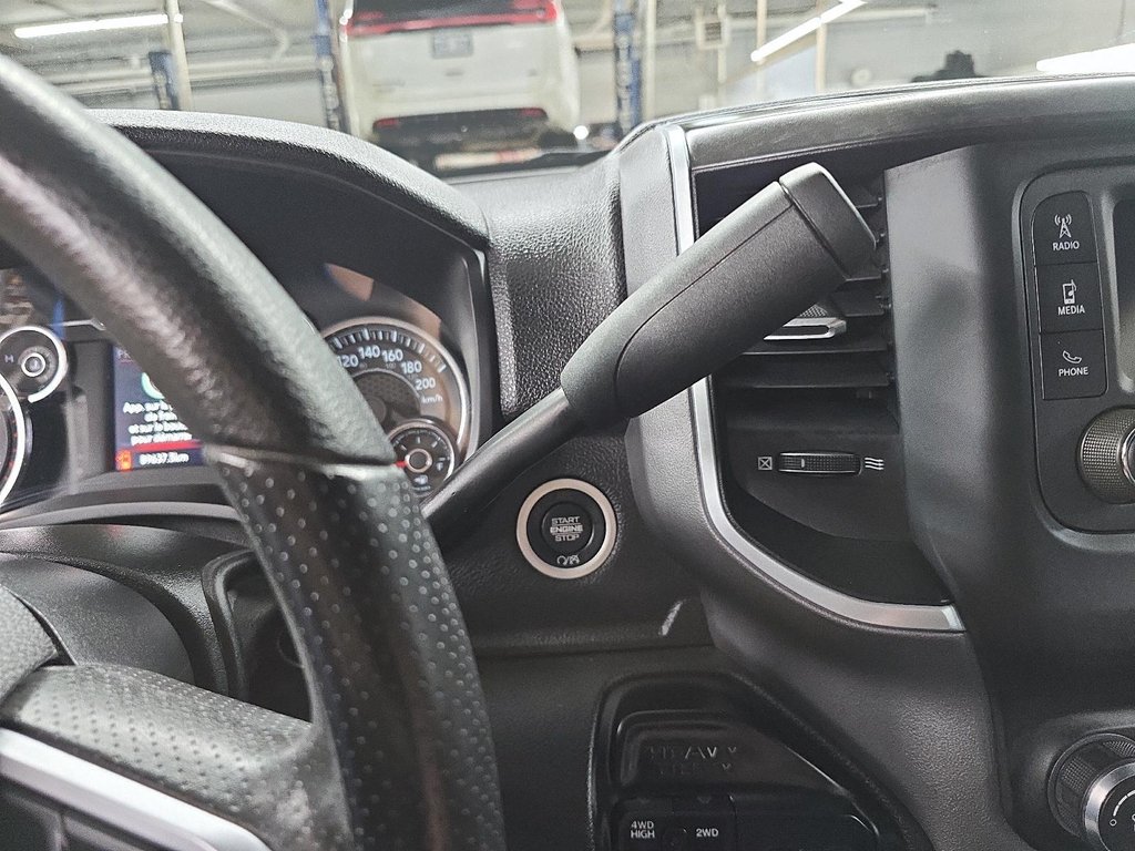 Ram 3500 BIG HORN / 3500 / CUMMINS HO 2024 à Sherbrooke, Québec - 15 - w1024h768px