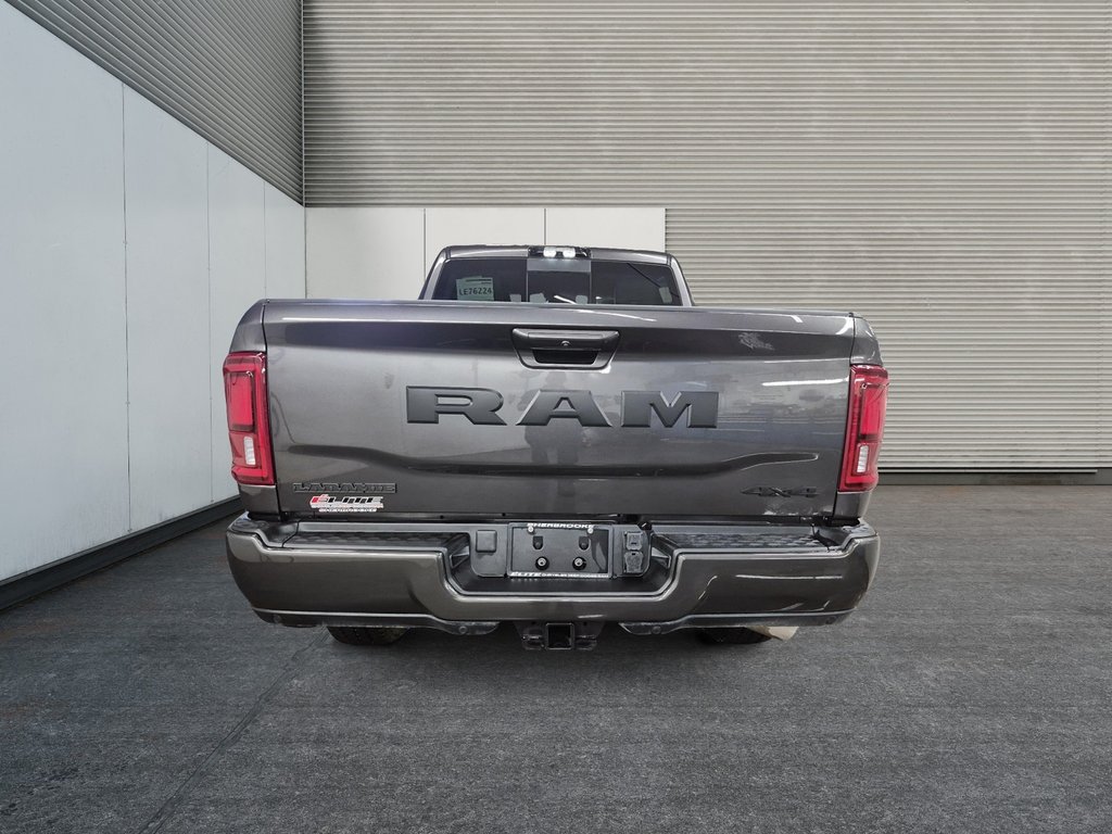 2025 Ram 3500 in Sherbrooke, Quebec - 3 - w1024h768px
