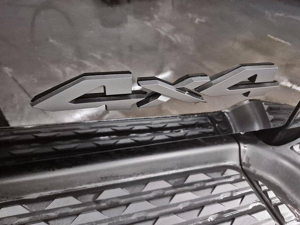 2026 Ram 3500 BIG HORN in Sherbrooke, Quebec - 16 - w1024h768px