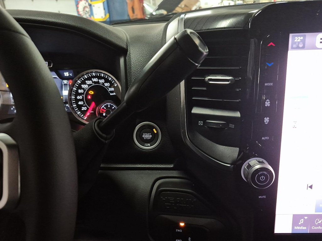 2026 Ram 3500 BIG HORN in Sherbrooke, Quebec - 15 - w1024h768px