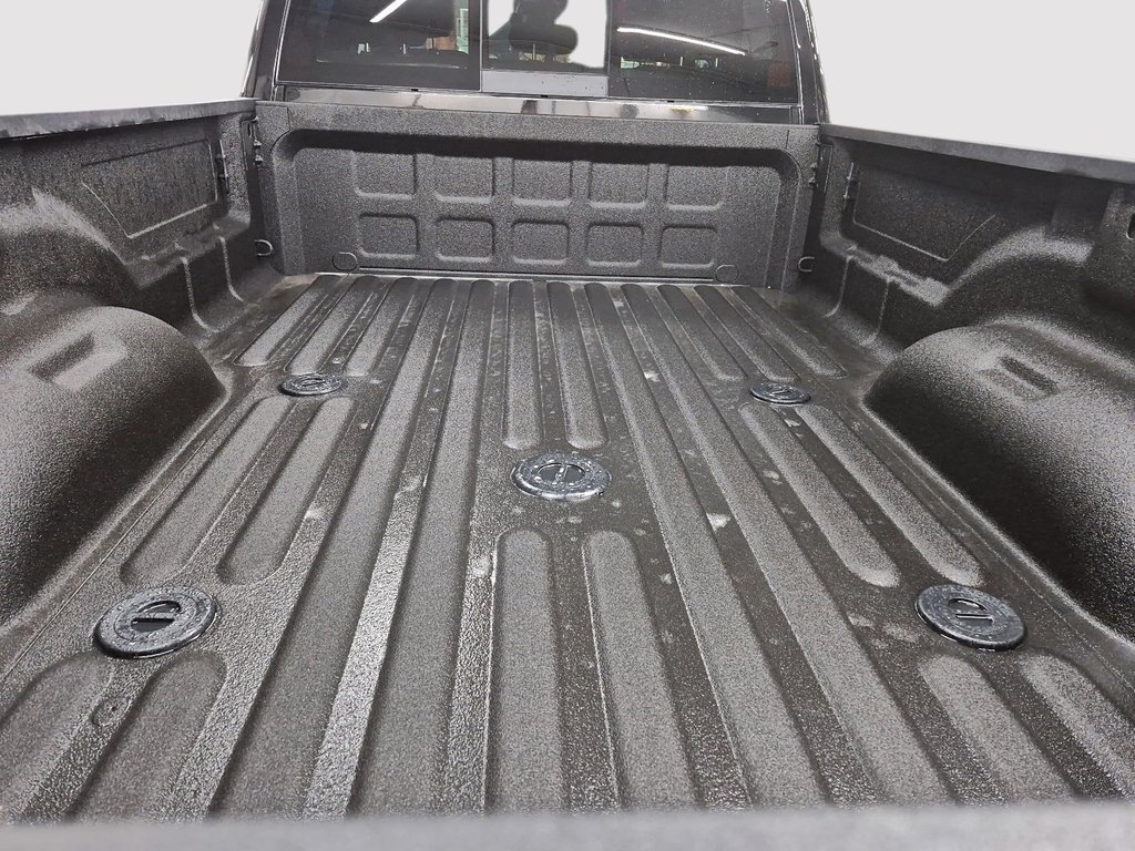 2026 Ram 3500 BIG HORN in Sherbrooke, Quebec - 17 - w1024h768px