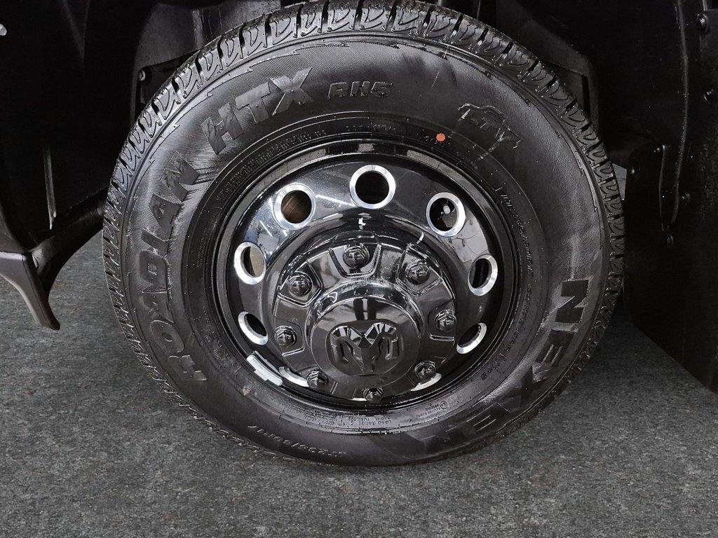 2026 Ram 3500 BIG HORN in Sherbrooke, Quebec - 7 - w1024h768px