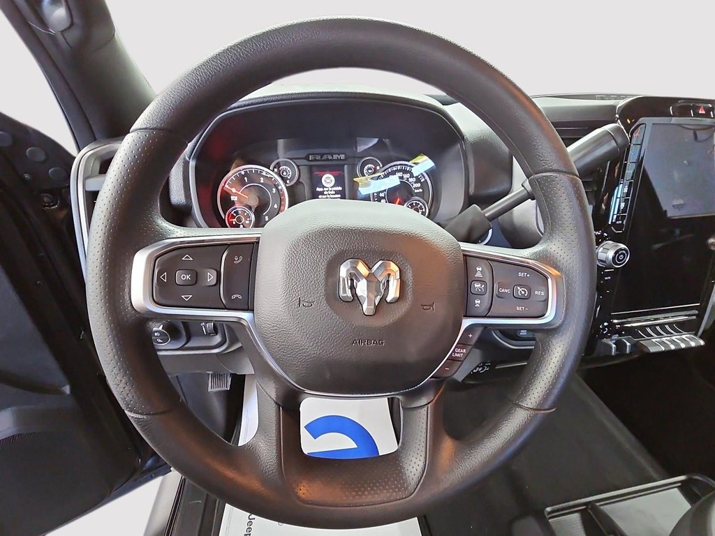 2026 Ram 3500 TRADESMAN in St-Jean-Sur-Richelieu, Quebec - 14 - w1024h768px