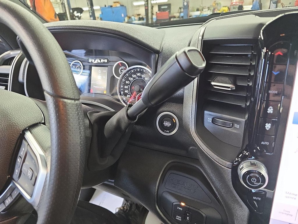 2026 Ram 3500 TRADESMAN in St-Jean-Sur-Richelieu, Quebec - 17 - w1024h768px