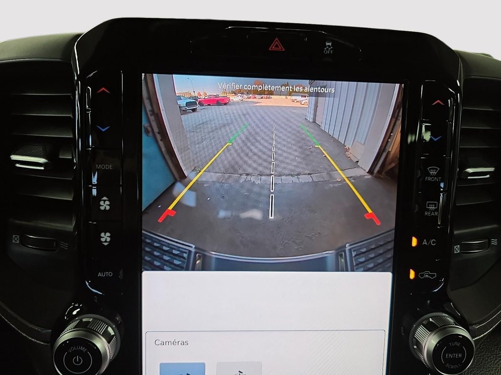 2026 Ram 3500 TRADESMAN in St-Jean-Sur-Richelieu, Quebec - 11 - w1024h768px