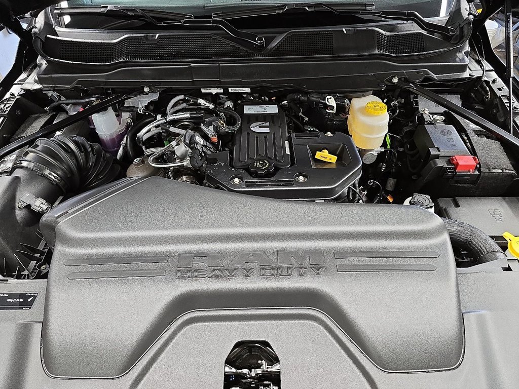 2026 Ram 3500 TRADESMAN in St-Jean-Sur-Richelieu, Quebec - 8 - w1024h768px