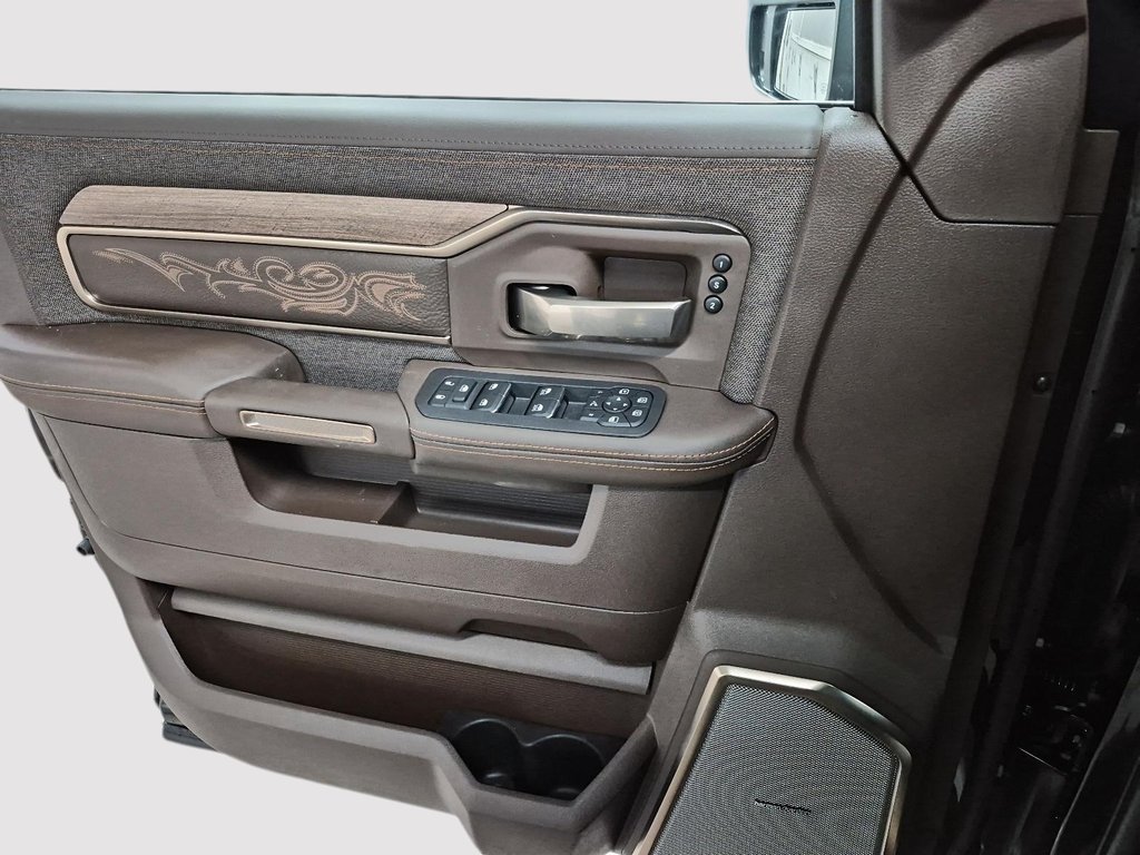 Ram 3500 LIMITED LONGHORN 2026 à St-Jean-Sur-Richelieu, Québec - 11 - w1024h768px