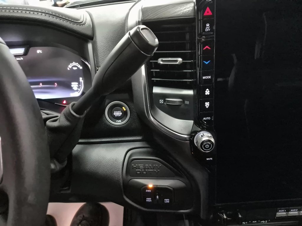 2026 Ram 3500 LARAMIE in Sherbrooke, Quebec - 15 - w1024h768px