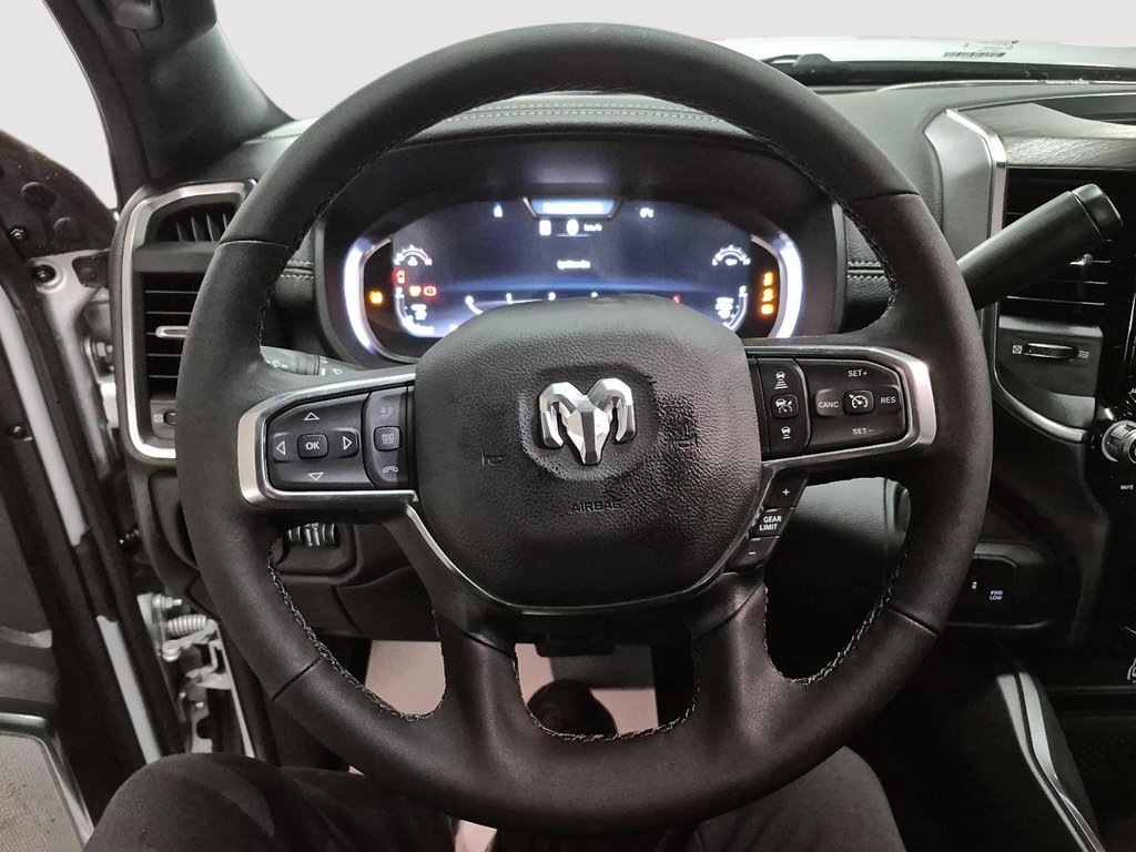 2026 Ram 3500 LARAMIE in Sherbrooke, Quebec - 12 - w1024h768px