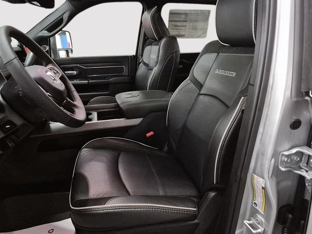 2026 Ram 3500 LARAMIE in Sherbrooke, Quebec - 9 - w1024h768px