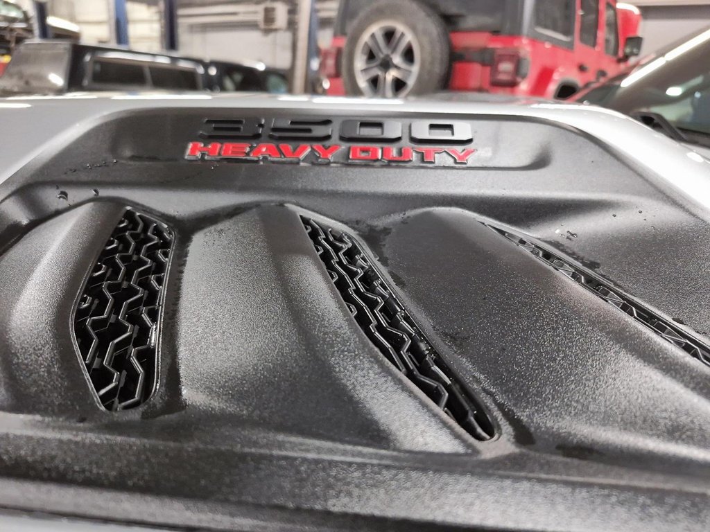 2026 Ram 3500 LARAMIE in Sherbrooke, Quebec - 6 - w1024h768px