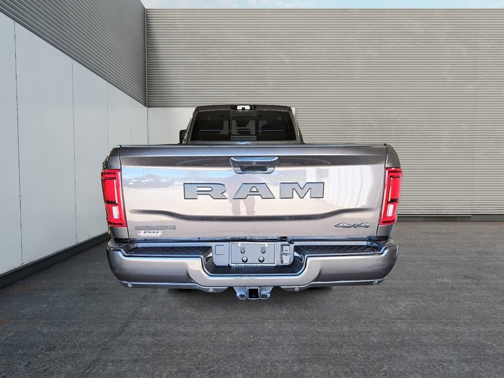 2026 Ram 3500 BIG HORN in St-Jean-Sur-Richelieu, Quebec - 3 - w1024h768px