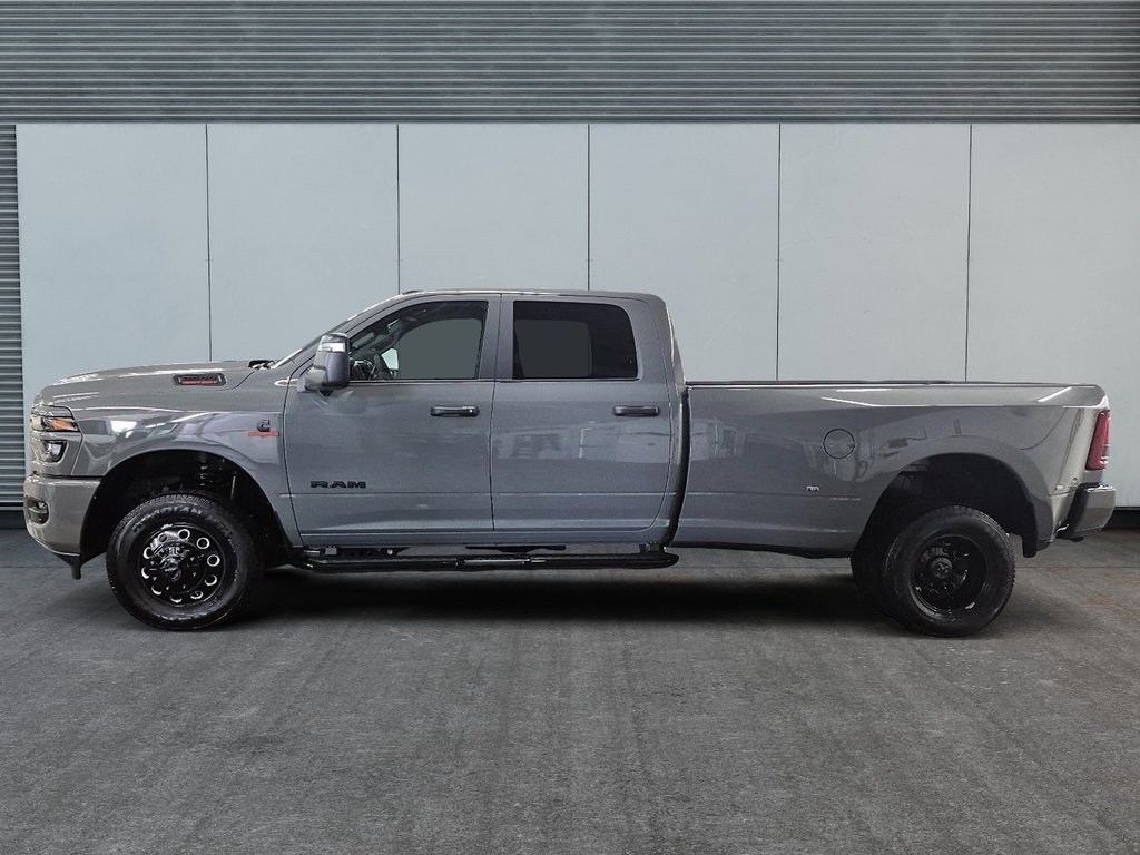 2026 Ram 3500 BIG HORN in Sherbrooke, Quebec - 5 - w1024h768px