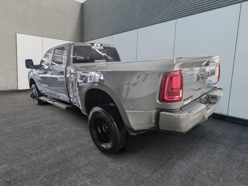 2026 Ram 3500 BIG HORN in Sherbrooke, Quebec - 4 - w1024h768px