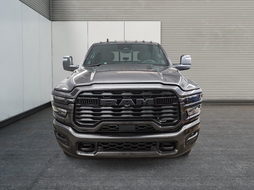 Ram 3500 BIG HORN 2026 à Sherbrooke, Québec - 2 - w1024h768px