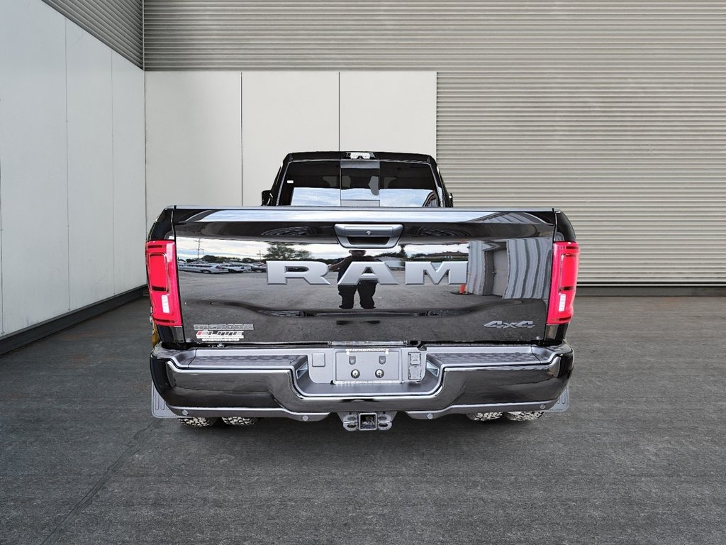 2026 Ram 3500 BIG HORN in Sherbrooke, Quebec - 3 - w1024h768px
