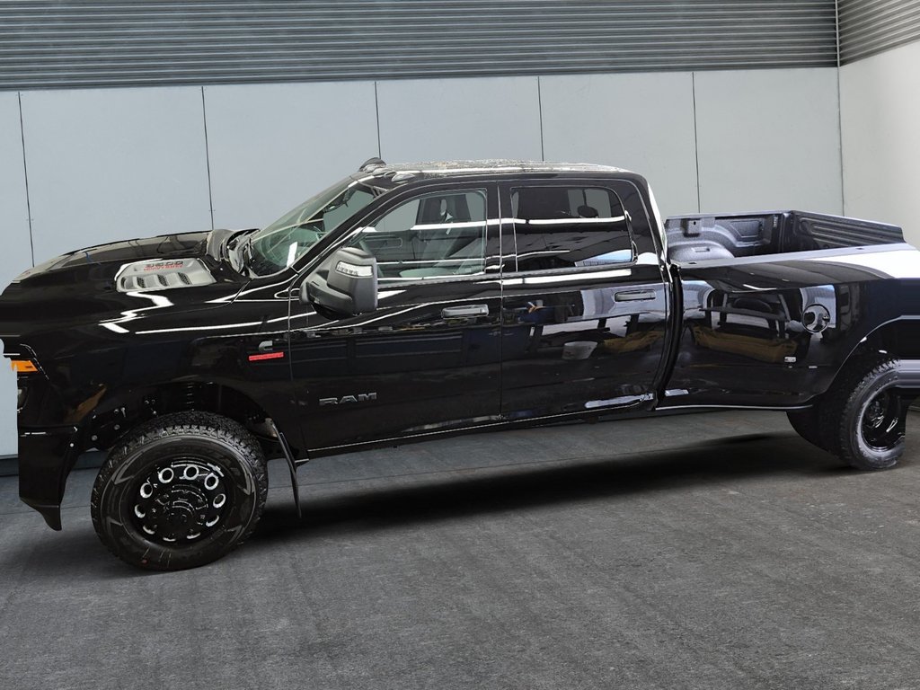 2026 Ram 3500 BIG HORN in Sherbrooke, Quebec - 5 - w1024h768px